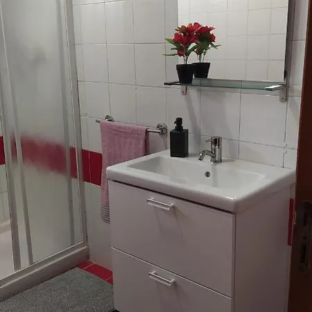 Apartment Malias *